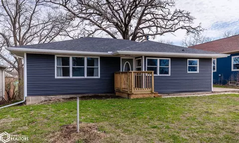 75 Metcalf St, Maxwell, IA 50161