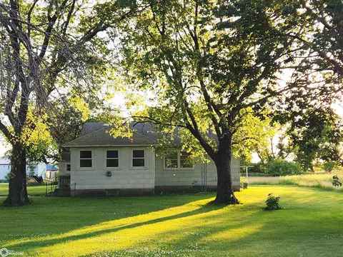 2388 Raven Ave, Sheffield, IA 50475