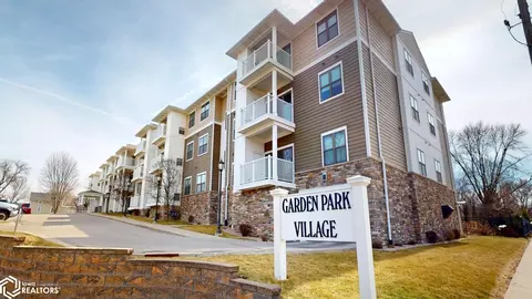 809 7th Ave N #212, Clear Lake, IA 50428