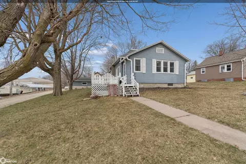 726 S 4th St, Forest City, IA 50436