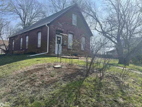 1329 Cedar St, Keokuk, IA 52632