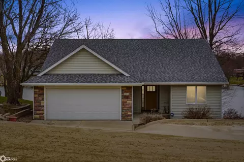 314 Hillcrest Rdg, Montezuma, IA 50171