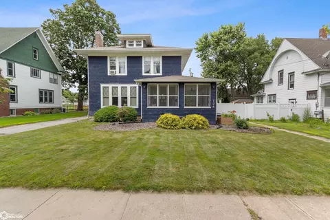 128 10th St NW, Mason City, IA 50401