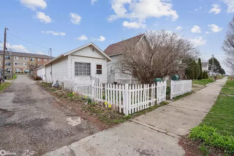 408 E Linn St, Marshalltown, IA 50158