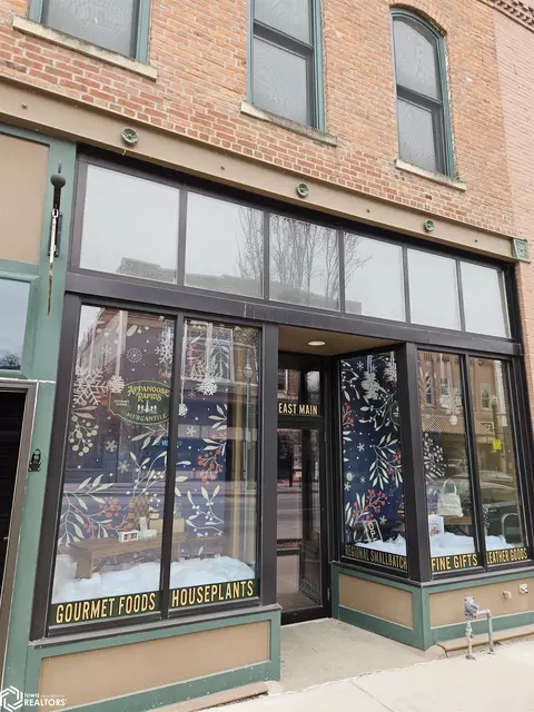 328 E Main St, Ottumwa, IA 52501