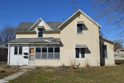 215 3rd St NE, Belmond, IA 50421