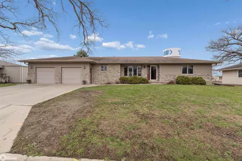1800 W 7th Ave N, Clear Lake, IA 50428