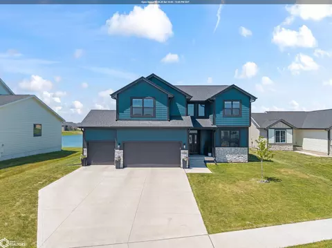 1325 NW Yorktown Dr, Waukee, IA 50263