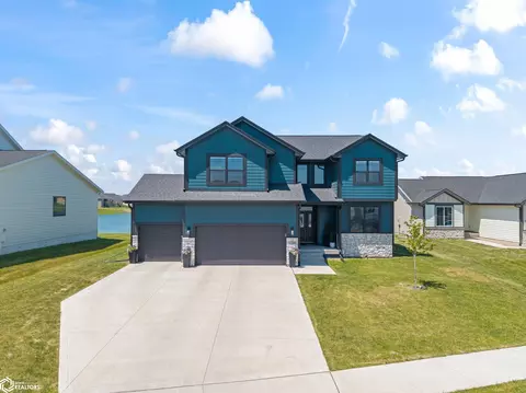 1325 NW Yorktown Dr, Waukee, IA 50263