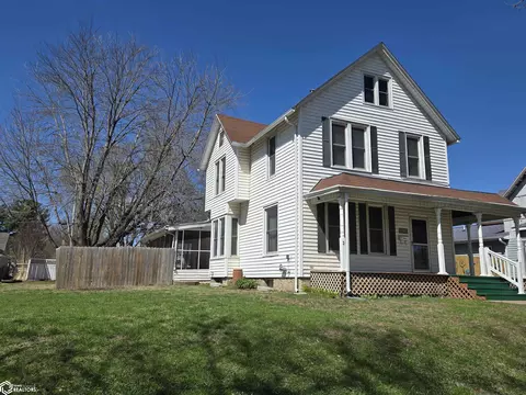 1911 Orchard St, Burlington, IA 52601