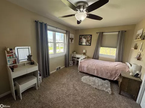 Bedroom - 20358 E Terra Vis, Centerville, IA 52544 photo 2 of 6