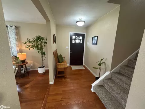 Entry Way - 20358 E Terra Vis, Centerville, IA 52544 photo 2 of 3