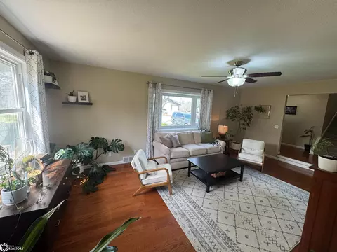 Living - 20358 E Terra Vis, Centerville, IA 52544 photo 2 of 4