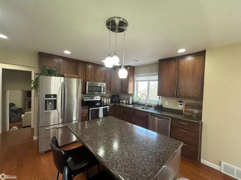 Kitchen - 20358 E Terra Vis, Centerville, IA 52544 photo 1 of 4
