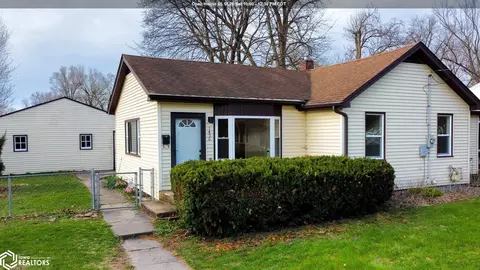 1426 Greenwood Dr, Ottumwa, IA 52501