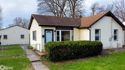 1426 Greenwood Dr, Ottumwa, IA 52501