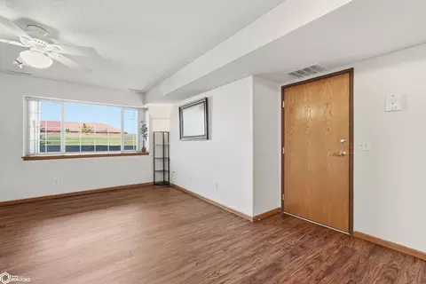 3050 Wilson Ave SW #3, Cedar Rapids, IA 52404