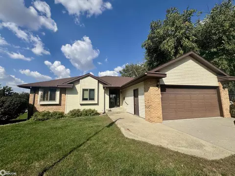 912 Broadway St, Audubon, IA 50025