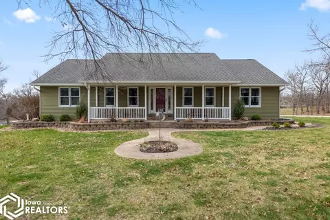 10 Country Club Dr, Bloomfield, IA 52537