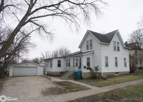 522 Division St, Webster City, IA 50595