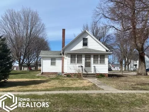 326 1st St NW, Britt, IA 50423