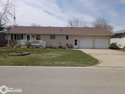 413 1st St N, Rockwell, IA 50469