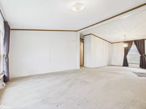 Living - 1971 Oak St, Hamilton, IL 62341 photo 1 of 6