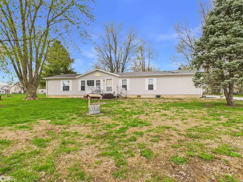 Exterior - 1971 Oak St, Hamilton, IL 62341 photo 6 of 9