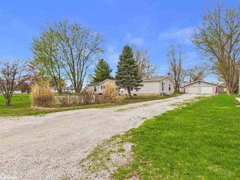 Exterior - 1971 Oak St, Hamilton, IL 62341 photo 7 of 9