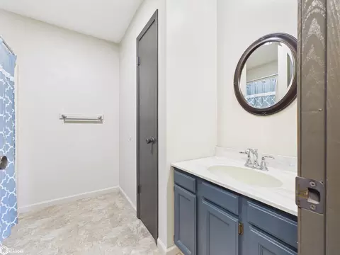 Bath - 1730 Broadway, Hamilton, IL 62341 photo 1 of 6