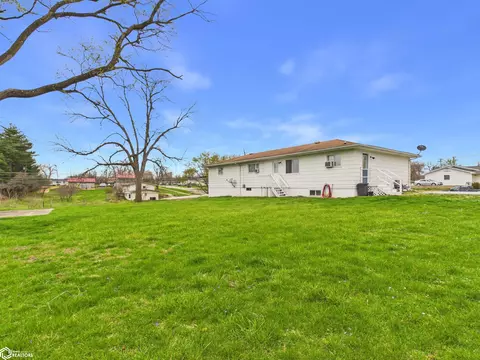 Exterior - 1730 Broadway, Hamilton, IL 62341 photo 5 of 12