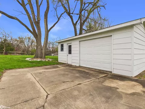 Exterior - 1730 Broadway, Hamilton, IL 62341 photo 6 of 12