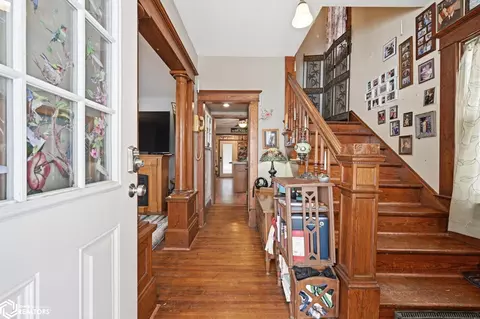 Entry Way - 604 Walnut St, Walnut, IA 51577 photo 1 of 6