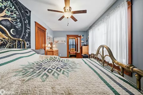 Bedroom - 604 Walnut St, Walnut, IA 51577 photo 2 of 4