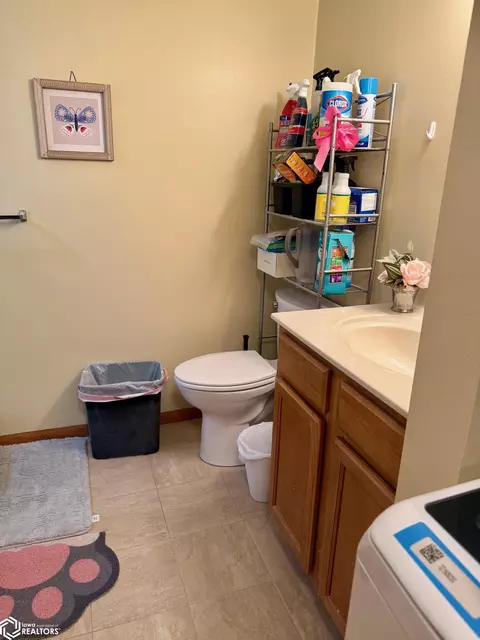 Bath - 1503 E 17th St, Atlantic, IA 50022 photo 3 of 3