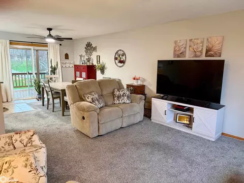 Living - 1503 E 17th St, Atlantic, IA 50022 photo 6 of 8