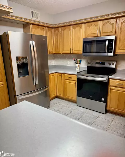 Kitchen - 1503 E 17th St, Atlantic, IA 50022 photo 2 of 3