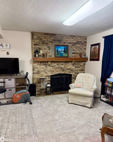 Living - 1503 E 17th St, Atlantic, IA 50022 photo 7 of 8