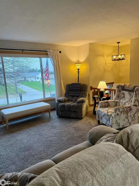 Living - 1503 E 17th St, Atlantic, IA 50022 photo 3 of 8
