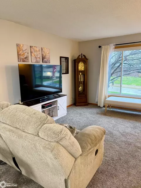 Living - 1503 E 17th St, Atlantic, IA 50022 photo 4 of 8