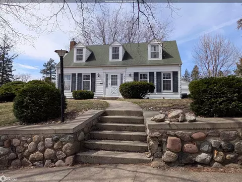 646 S Clark St, Forest City, IA 50436
