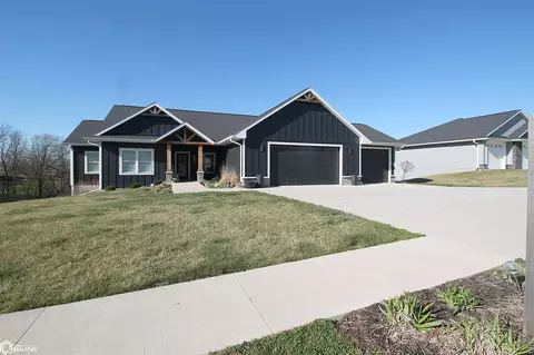 725 Plum St, Clarinda, IA 51632