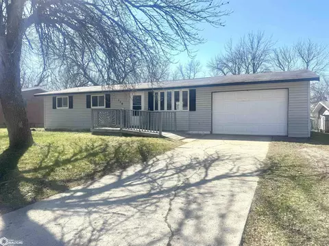 110 Westgate Dr, Forest City, IA 50436