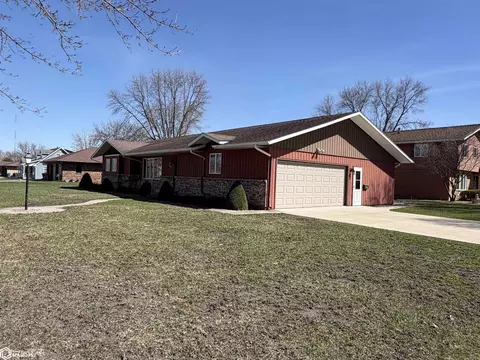 Exterior - 1902 E State St, Algona, IA 50511 photo 4 of 6