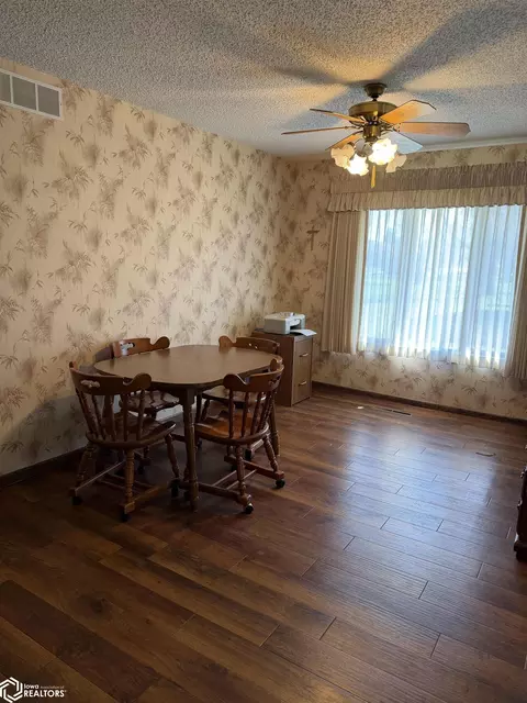 Dining - 1902 E State St, Algona, IA 50511 photo 2 of 2