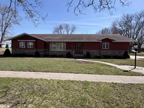 Exterior - 1902 E State St, Algona, IA 50511 photo 2 of 6