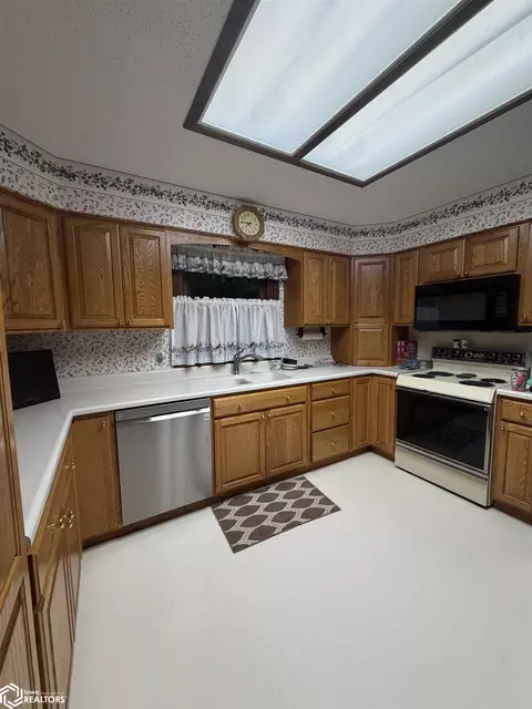 Kitchen - 1902 E State St, Algona, IA 50511 photo 1 of 3