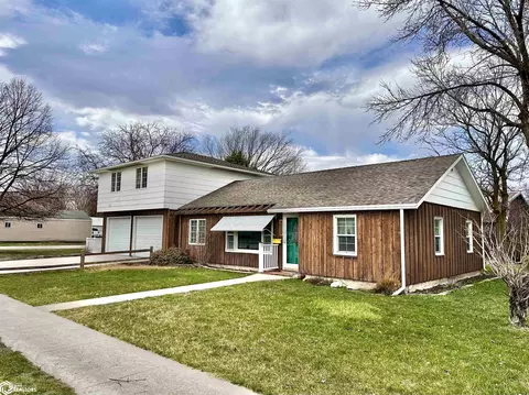 304 E 3rd St, Kanawha, IA 50447