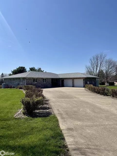 30 Riverview Dr, Nauvoo, IL 62354