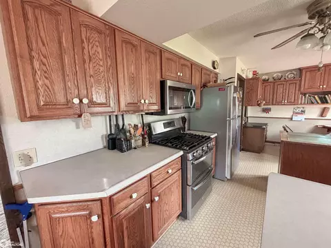 Kitchen - 1665 Dorell Dr, Hampton, IA 50441 photo 5 of 6
